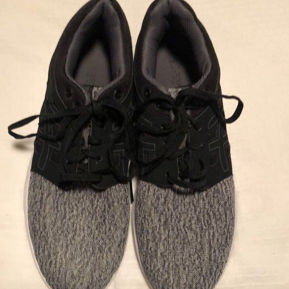 ASICS - Picture 3 of 5